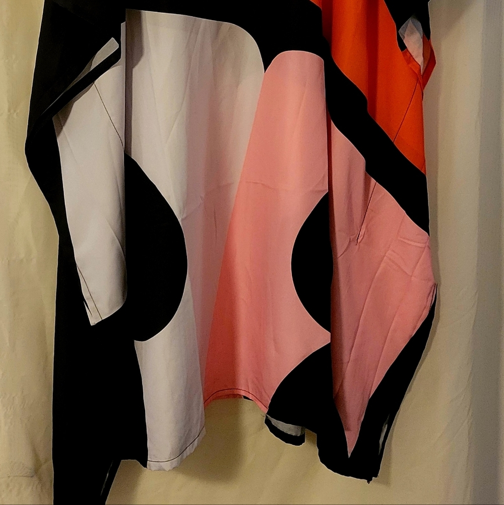 Colorful Abstract Patterned Pullover - Picture 3 of 3